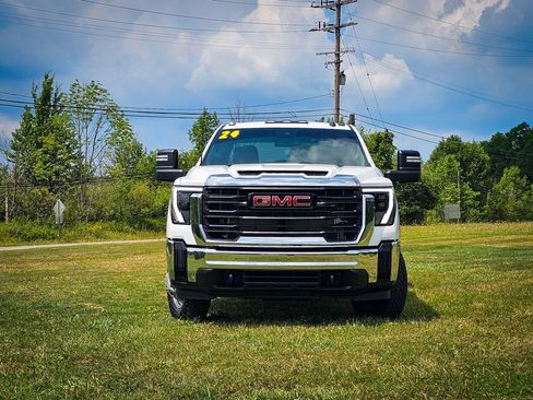 Used 2024 GMC Sierra 3500 Pro w/ 1SA Pro Safety Plus Package AWD/4WD image 10