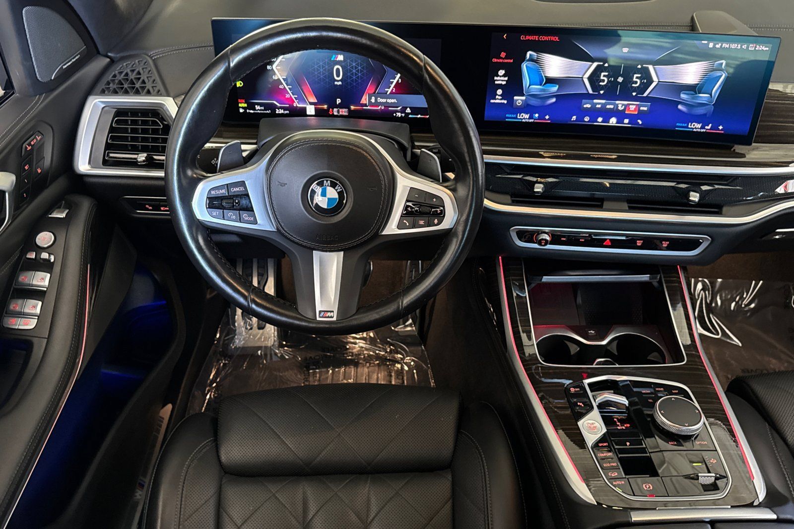 Used 2024 BMW X7 xDrive40i w/ M Sport Package AWD/4WD image 14