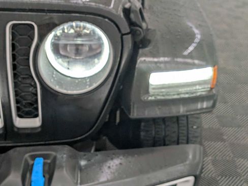 Used 2023 Jeep Wrangler Sahara w/ Cold Weather Group image 10