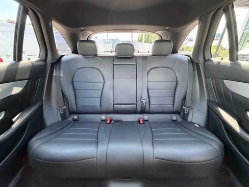 Used 2019 Mercedes-Benz GLC 300 4MATIC image 17