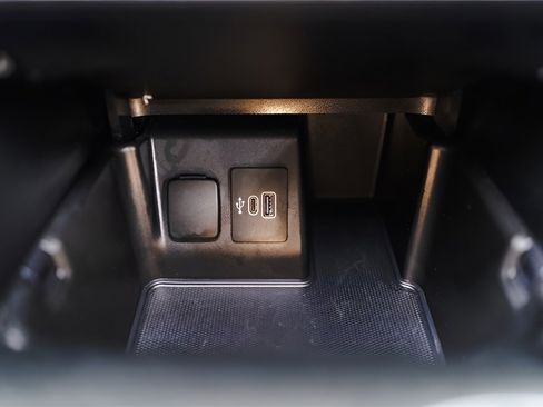 Used 2025 Ford Explorer ST-Line w/ ST-Line Street Pack image 19