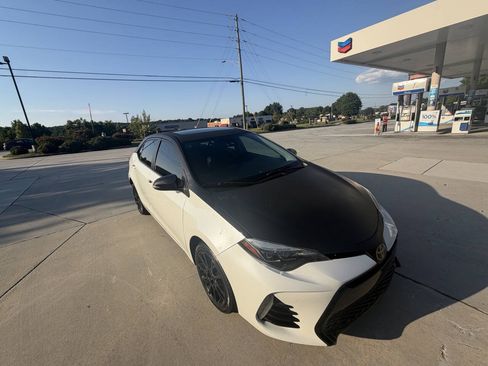 Used 2017 Toyota Corolla SE 50th Anniversary FWD image 27