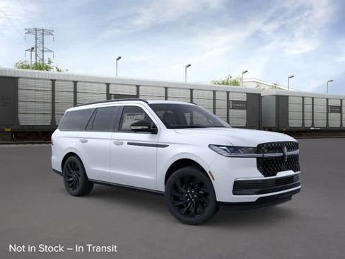 New 2026 Lincoln Navigator Reserve image 7