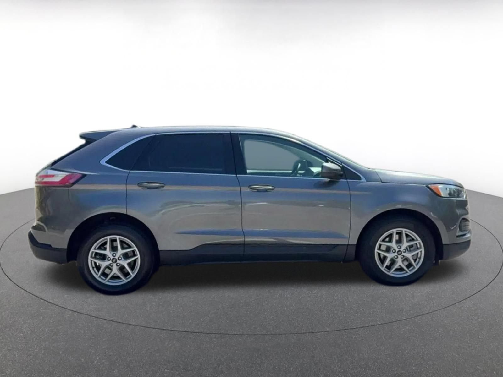 Used 2024 Ford Edge SEL AWD/4WD image 15