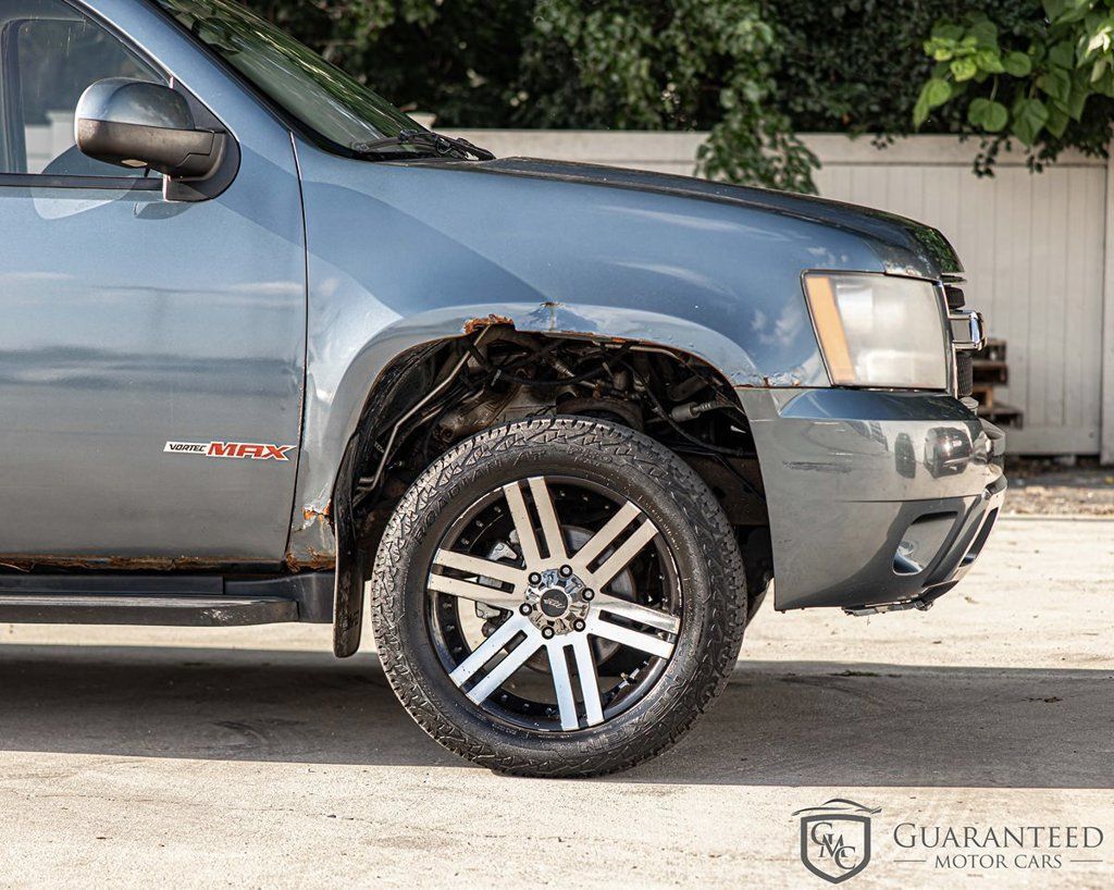 Used 2008 Chevrolet Suburban LT w/ LT Preferred Equipment Group AWD/4WD image 9