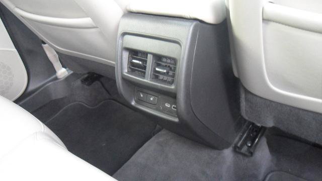 Used 2019 Cadillac XT4 Luxury w/ Cold Weather Package FWD image 18