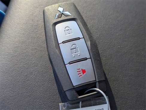 New 2025 Mitsubishi Outlander ES image 30