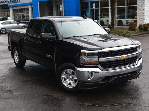 Used 2017 Chevrolet Silverado 1500 LT image 2