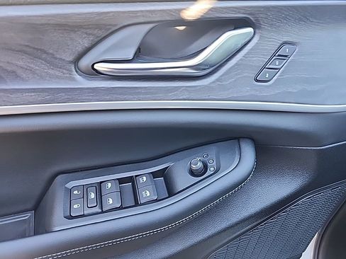 New 2025 Jeep Grand Cherokee L Limited w/ Trailer Tow Package image 27