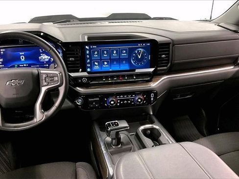 Used 2024 Chevrolet Silverado 1500 LT Trail Boss w/ Convenience Package II image 6