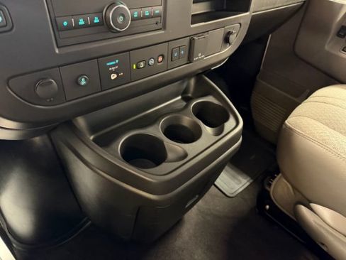Used 2025 Chevrolet Express 3500 LT w/ LT Preferred Equipment Group RWD image 16