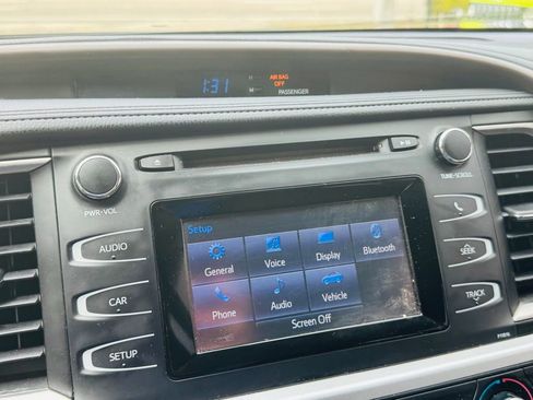 Used 2019 Toyota Highlander LE image 20