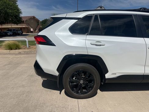 Used 2024 Toyota RAV4 SE AWD/4WD image 10