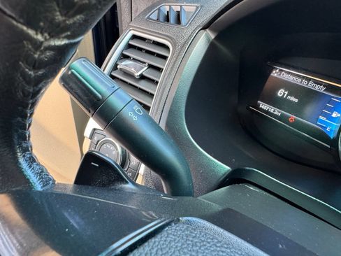 Used 2016 Ford Explorer XLT w/ Equipment Group 202A FWD image 36