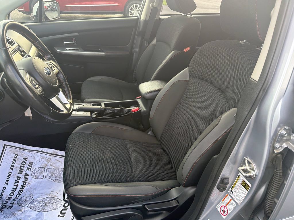 Used 2017 Subaru Crosstrek 2.0i Premium w/ Moonroof Package AWD/4WD image 3