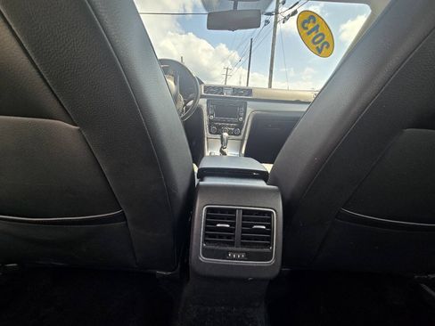 Used 2013 Volkswagen Passat 2.5 SE FWD image 25