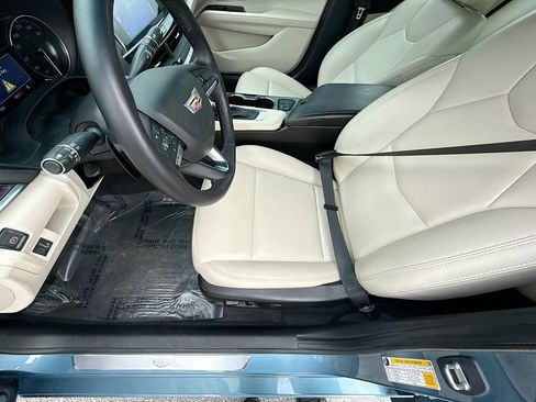 Used 2023 Cadillac CT4 Luxury w/ Cold Weather Package RWD image 18