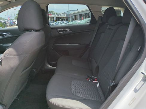 Used 2025 Kia Sportage LX FWD image 14