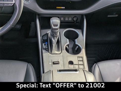 Used 2023 Toyota Highlander XSE image 22