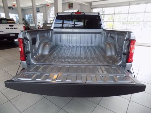 Certified 2025 RAM 1500 Big Horn AWD/4WD image 8