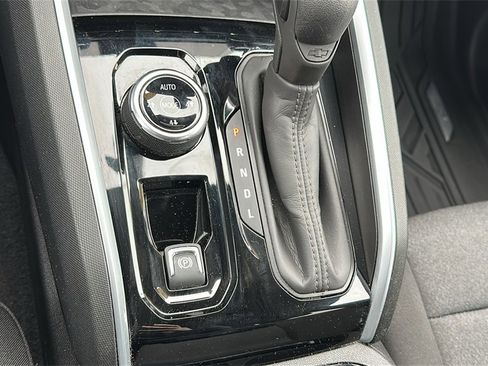 Used 2024 Chevrolet Colorado Trail Boss w/ Technology Package image 23