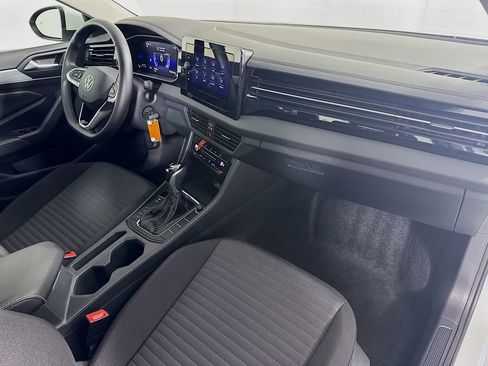 Used 2025 Volkswagen Jetta S image 33