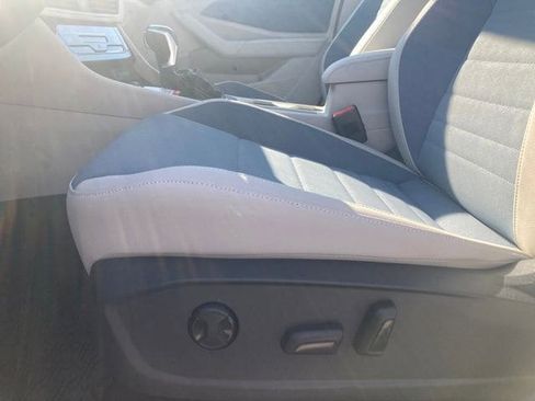 New 2026 Volkswagen Jetta SE image 9