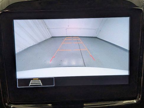 Used 2021 Chevrolet Traverse LT image 26