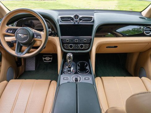 Used 2021 Bentley Bentayga AWD/4WD image 38