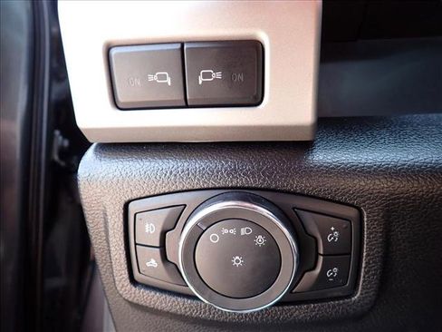 Used 2015 Ford F150 Lariat w/ Equipment Group 502A Luxury AWD/4WD image 19