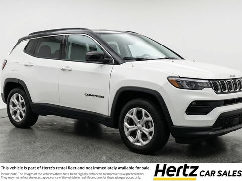 Used 2025 Jeep Compass Latitude AWD/4WD image 1