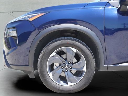 Used 2024 Nissan Rogue SV FWD image 37