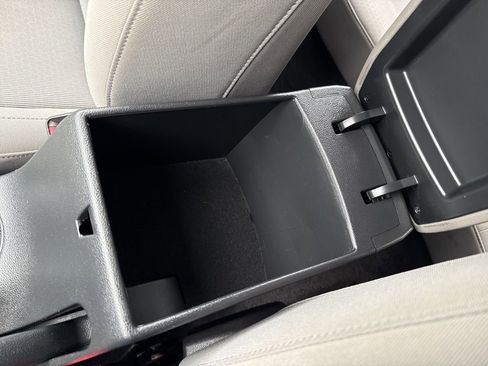 Used 2018 Hyundai Elantra SEL image 36