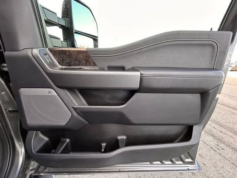 Used 2024 Ford F350 Lariat image 41