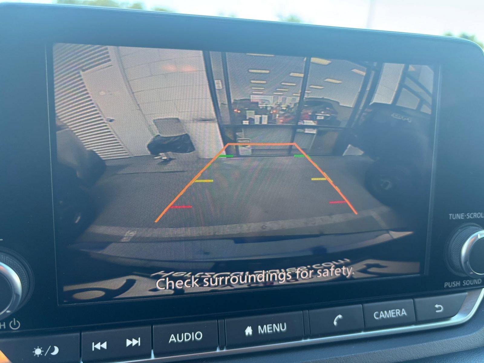 Used 2025 Nissan Rogue SV FWD image 25
