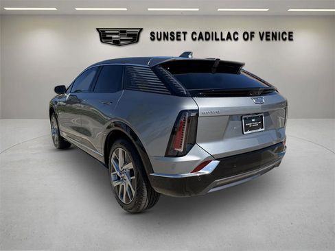 New 2026 Cadillac Optiq Luxury 1 image 5