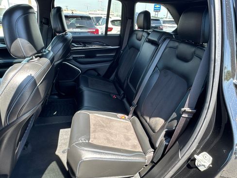 Used 2023 Jeep Grand Cherokee Trailhawk AWD/4WD image 6