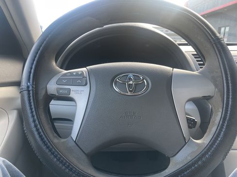 Used 2011 Toyota Camry image 14