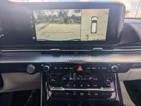 Used 2023 Kia Carnival SX Prestige FWD image 30