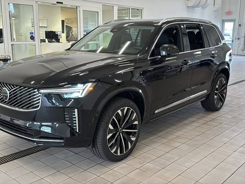 New 2026 Volvo XC90 T8 Ultra w/ Lounge Package AWD/4WD image 9