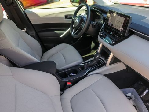 Used 2024 Toyota Corolla Cross LE FWD image 30