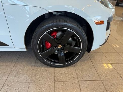 Used 2016 Porsche Macan Turbo AWD/4WD image 10