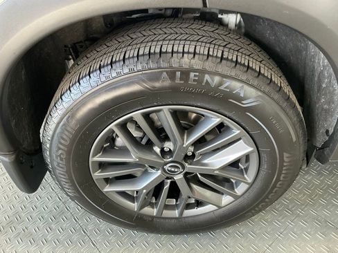 Used 2025 Nissan Rogue S FWD image 37