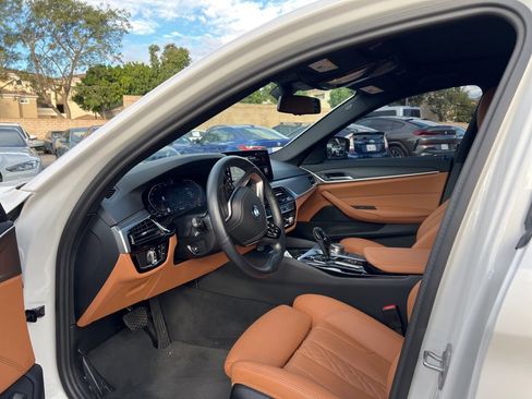 Used 2023 BMW 530i image 12