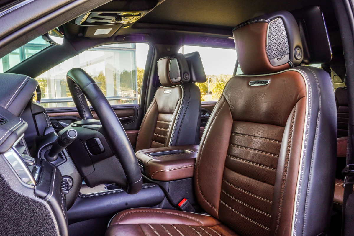 Used 2023 GMC Yukon Denali Ultimate AWD/4WD image 40