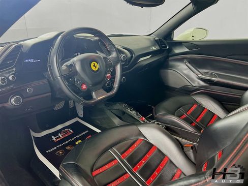 Used 2018 Ferrari 488 Spider RWD image 10