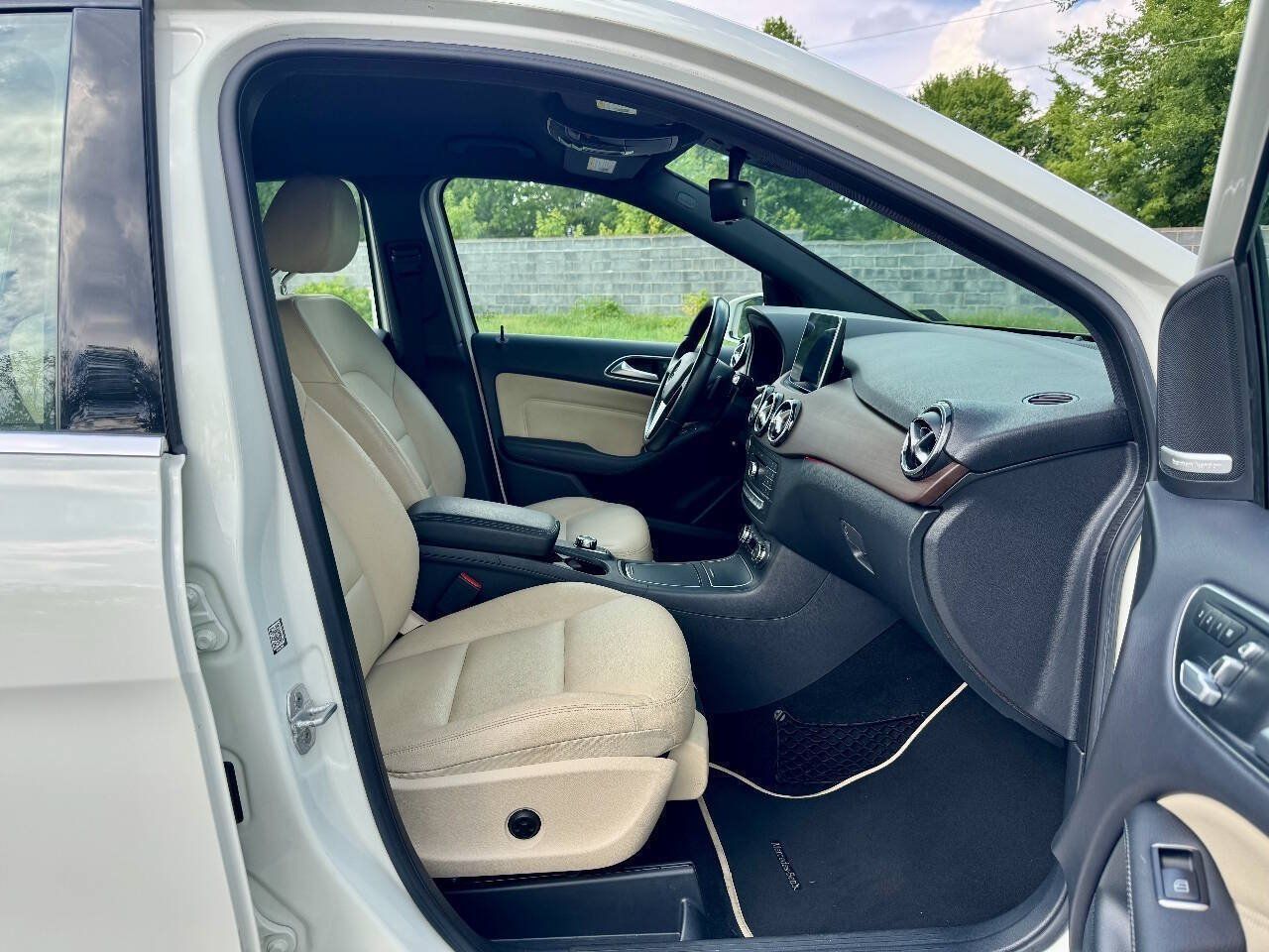 Used 2015 Mercedes-Benz B 250e image 12