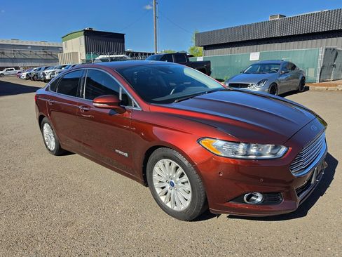 Used 2015 Ford Fusion SE w/ Equipment Group 502A FWD image 3