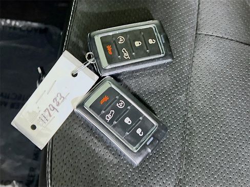 Used 2023 Jeep Grand Cherokee Altitude image 35