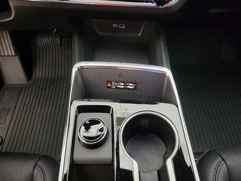 New 2026 Chevrolet Equinox LT w/ Convenience Package II image 32